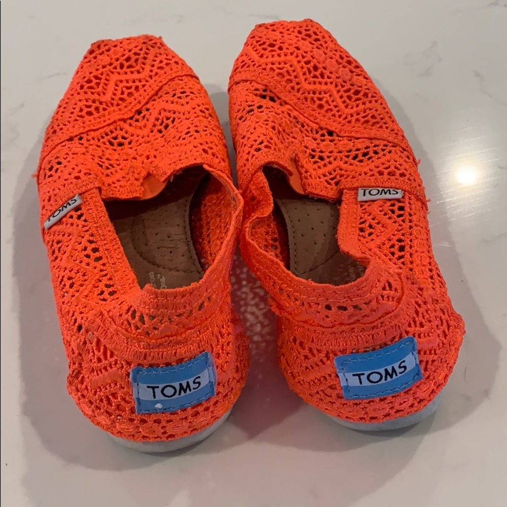 Toms slip ons